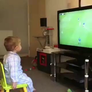 Y a tu hijo , le gusta el fútbol miniatura